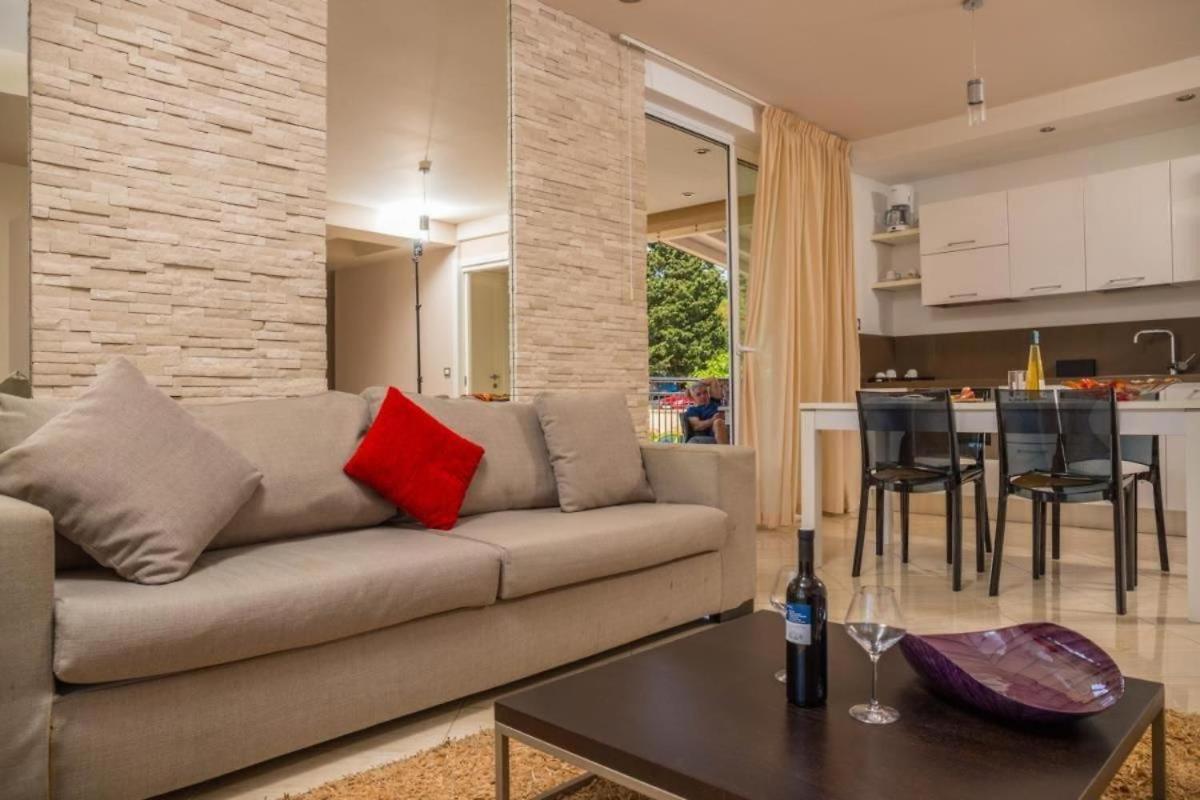 Kristal Paris Resort Novalja Exteriör bild