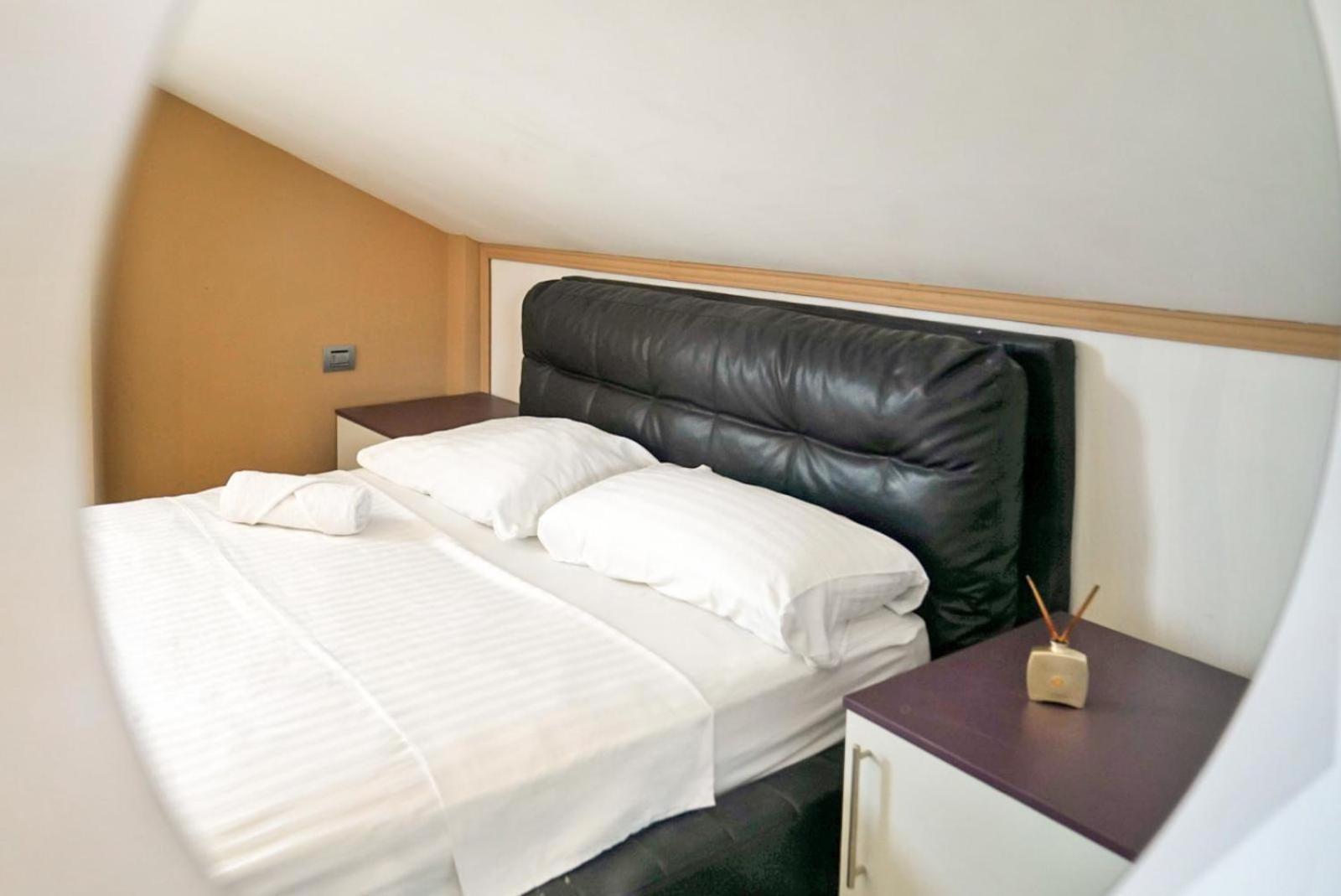 Kristal Paris Resort Novalja Exteriör bild