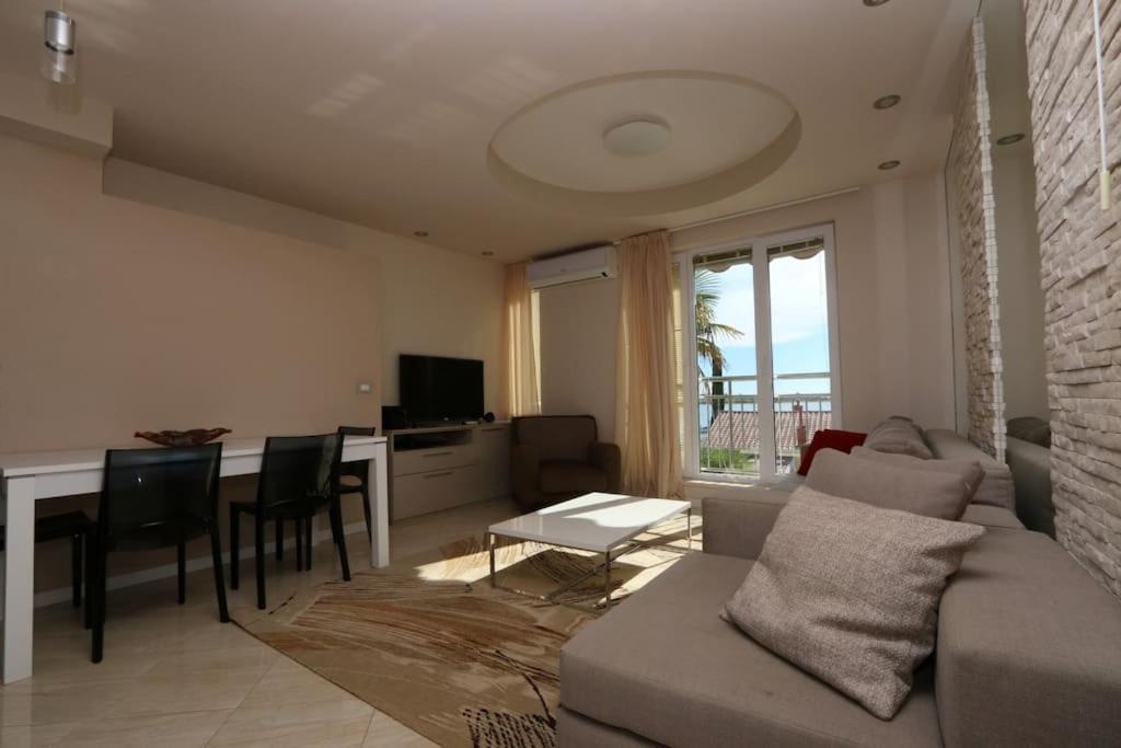 Kristal Paris Resort Novalja Exteriör bild