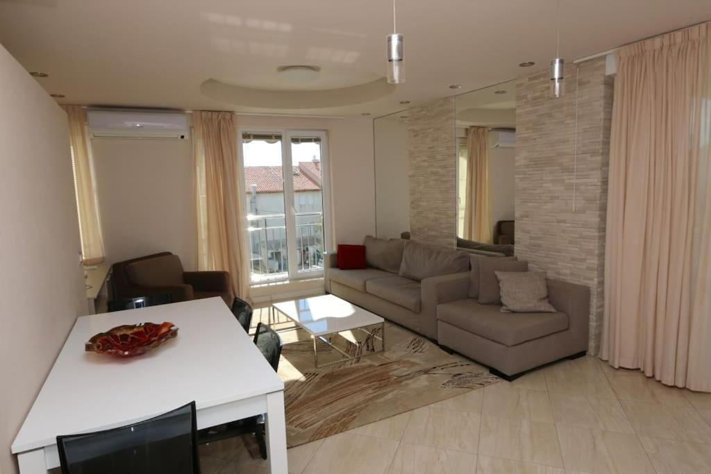 Kristal Paris Resort Novalja Exteriör bild