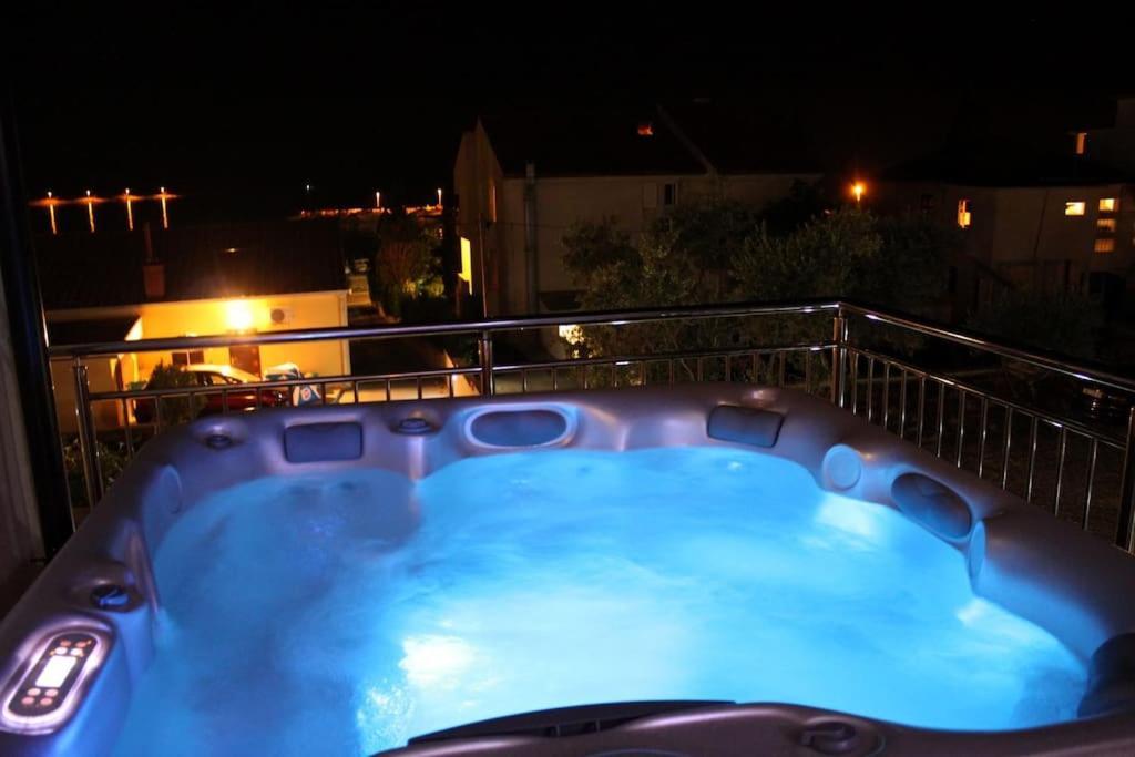 Kristal Paris Resort Novalja Exteriör bild