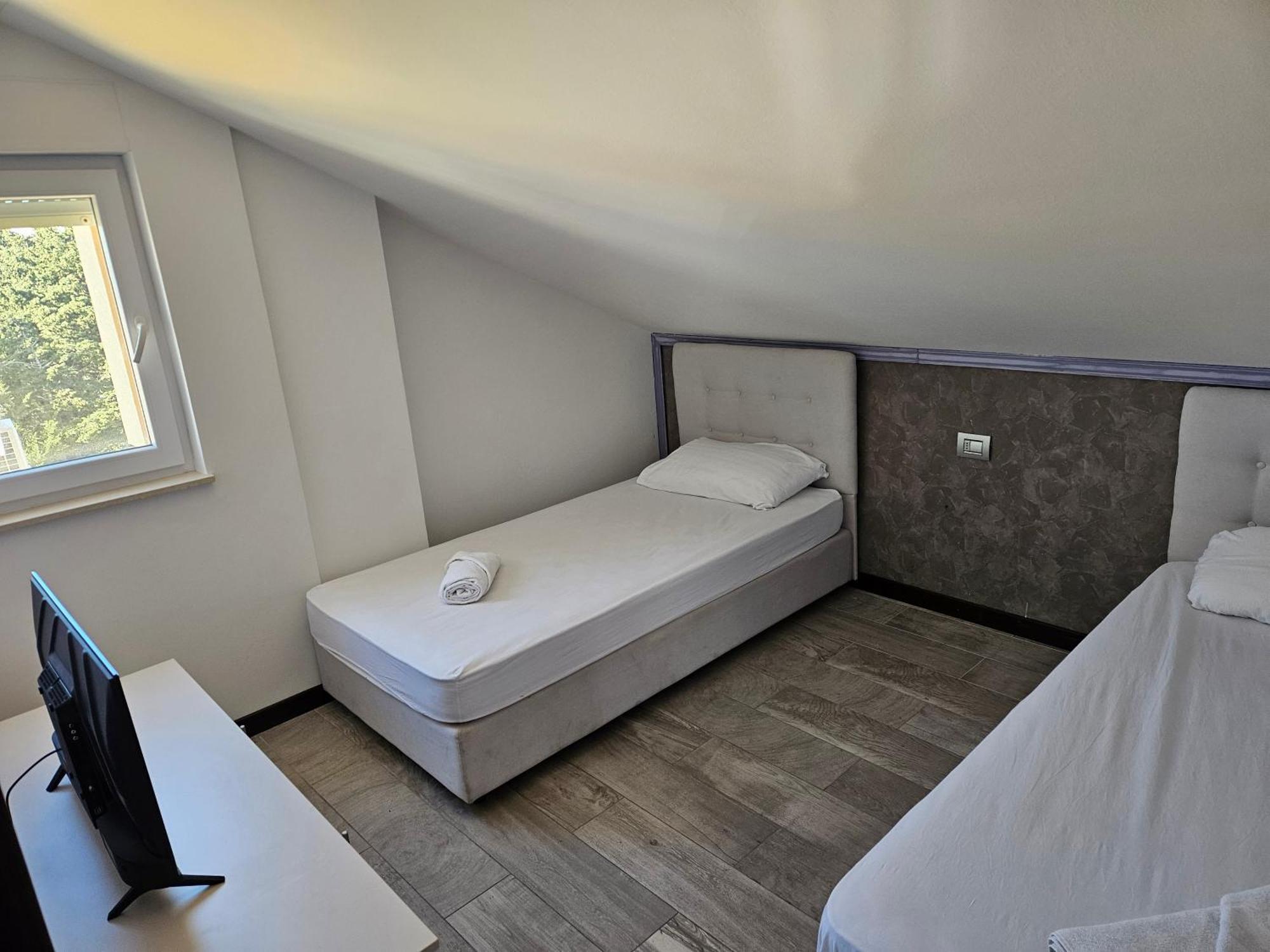 Kristal Paris Resort Novalja Exteriör bild