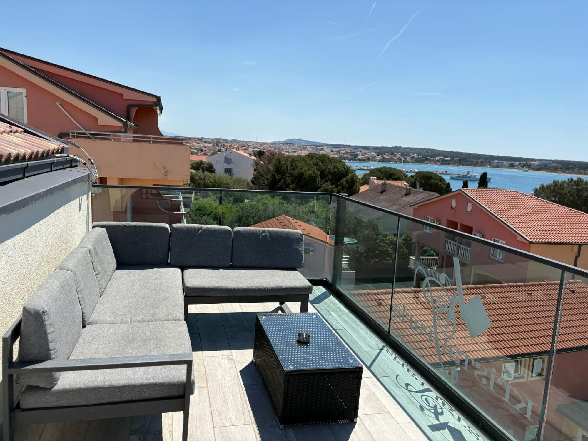 Kristal Paris Resort Novalja Exteriör bild